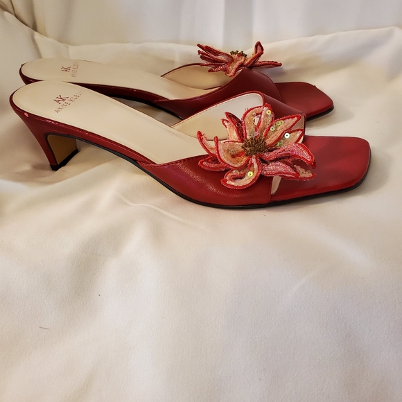 Anne Klein Heels - Picture 2 of 8